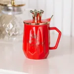 Чашка керамічна 400 мл Queen of Everything з кришкою та ложкою (HPCYM0863R)