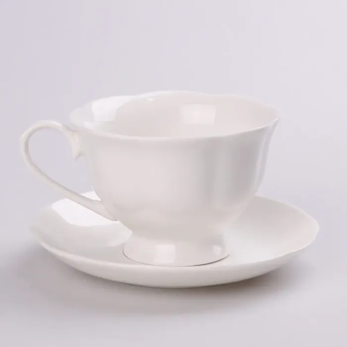 Чашка чайная из фарфора 200 мл с фарфоровым блюдцем (HP614) - изображение 1