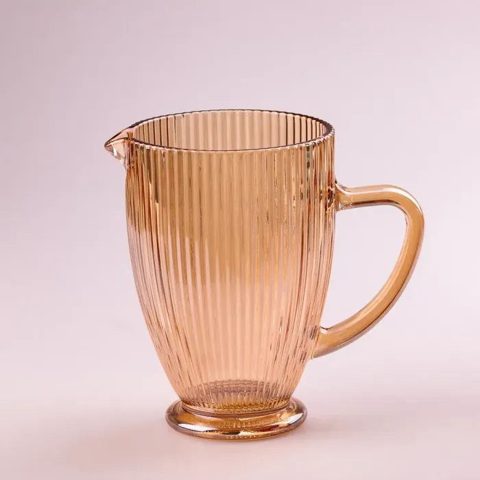 Глек для напоїв 1.2 л фігурний прозорий ребристий із товстого скла Бурштиновий (HP7118A) - зображення 2