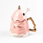 Кружка керамічна 460 мл Christmas tree з кришкою та паличкою для розмішування Рожевий (HP1972P)