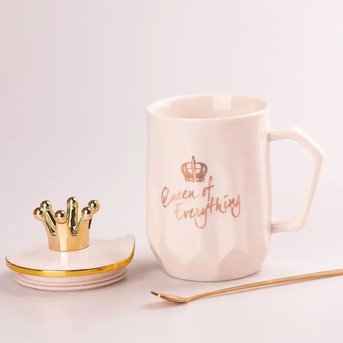 Чашка керамическая 400 мл Queen of Everything с крышкой и ложкой Белый (HPCYM0863W) - изображение 2