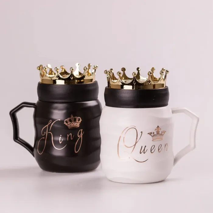 Набор керамических кружок 450 мл Queen&King с крышкой 2 штуки (HPCYYDX1291) - изображение 2