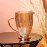 Глек для напоїв 1.2 л фігурний прозорий ребристий із товстого скла Бурштиновий (HP7118A)