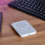 Повербанк із бездротовою зарядкою, портативний зарядний пристрій для телефону (UR509)