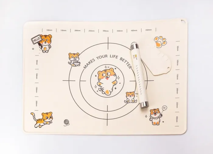 Силиконовый коврик со скалкой для раскатки прямоугольного теста с разметкой (HP34547T) - изображение 1