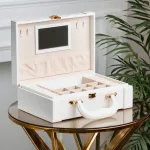 Скринька органайзер для прикрас біжутерії прямокутна 27 х 18.5 х 9 см з дзеркальцем валіза з екошкіри Біла (HP47615W)