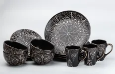 Столовий сервіз тарілок та чашок на 4 персони керамічний чорний (HP20343)