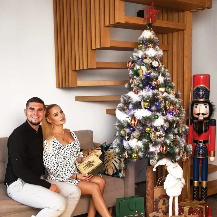 Штучна ялинка сосна засніжена на натуральному пні Springos 180 см (CT0179) - зображення 7