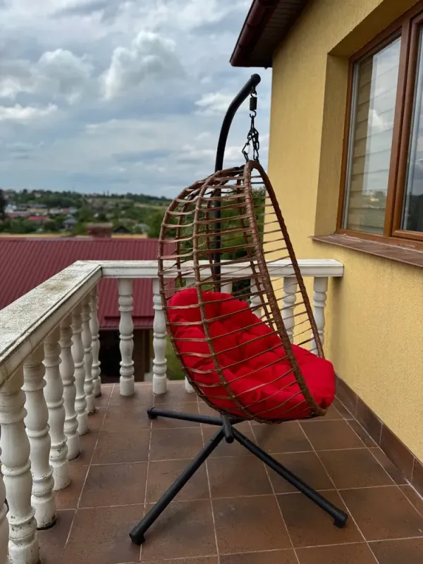 Підвісне садове крісло гойдалка (кокон / гніздо) SAN VITO з м'якою червоною подушкою, Коричневий (G2001) - изображение 4