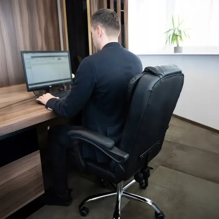 Офісне комп'ютерне крісло Primaveo з підніжкою | Еко-шкіра, Чорне (G1137) - изображение 5