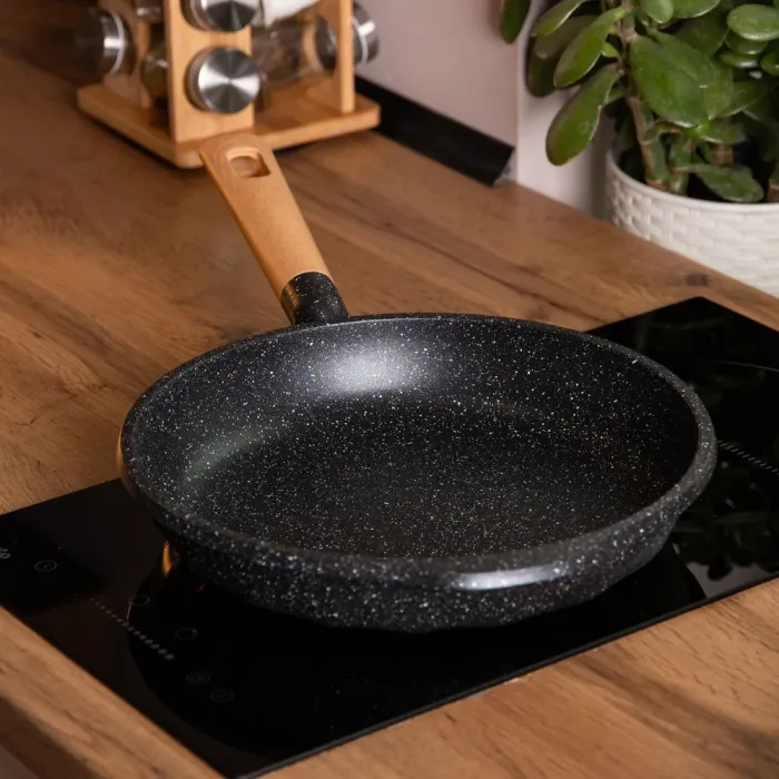 Сковорода MGC 24 см алюмінієва з мармуровим антипригарним покриттям 1.8 л чорна (HP-4-418B) - зображення 5