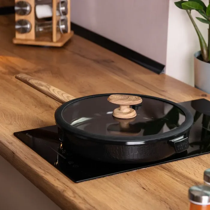 Сковорода MGC з кришкою 24 см та керамічним антипригарним покриттям 2.0 л чорна (HP-4-457B) - зображення 6