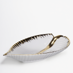 Декоративне блюдо у формі листочка 40 см, порцелянове, біле з золотом WH046 (WH046)