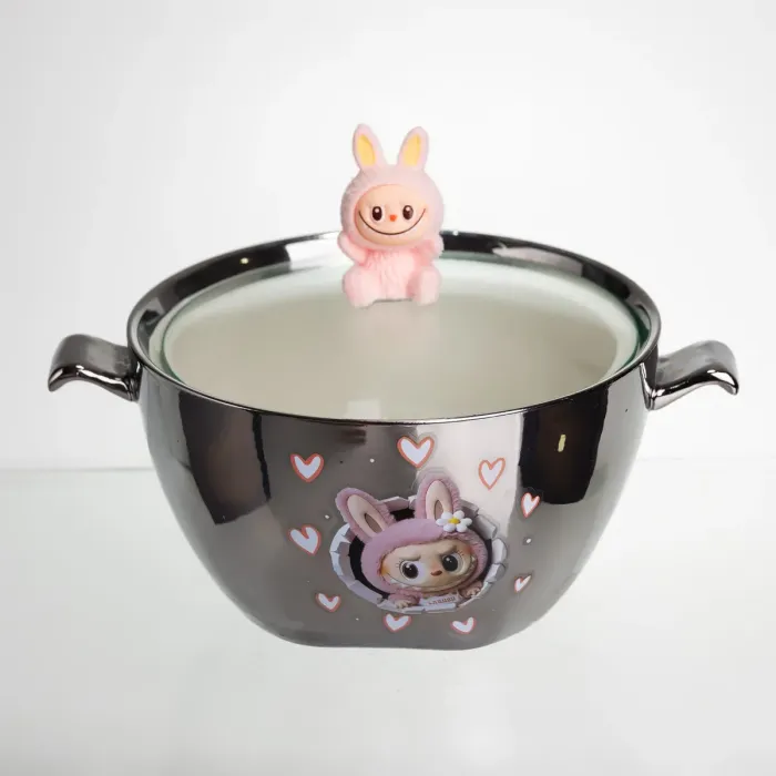 Бульйонниця порцелянова Labubu з кришкою та ручками 800 (мл) Ø15 (см) дитяча тарілка для супу та локшини Сріблястий з рожевим FM-34C (FM-34C) - зображення 1