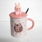 Кубок порцелянова з кришкою і ложкою Labubu 400 (мл) подарункова кружка прикольна чашка для дітей на подарунок Рожевий FM-35C (FM-35C)