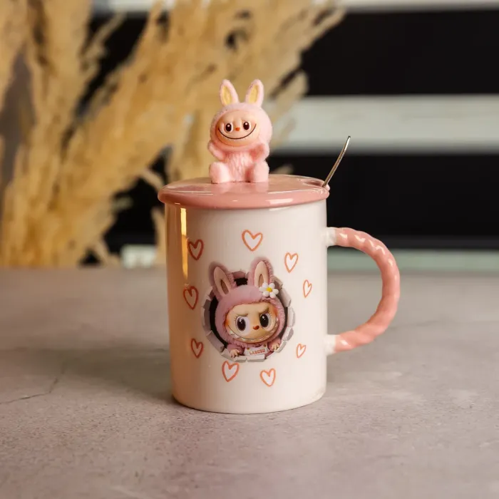 Кубок порцелянова з кришкою і ложкою Labubu 400 (мл) подарункова кружка прикольна чашка для дітей на подарунок Рожевий FM-35C (FM-35C) - зображення 4