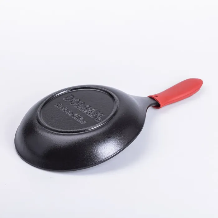 Чавунна сковорода з силіконовою ручкою Ø24.5 см для електричної та газової плити 1 л (HP-1-12) - изображение 5