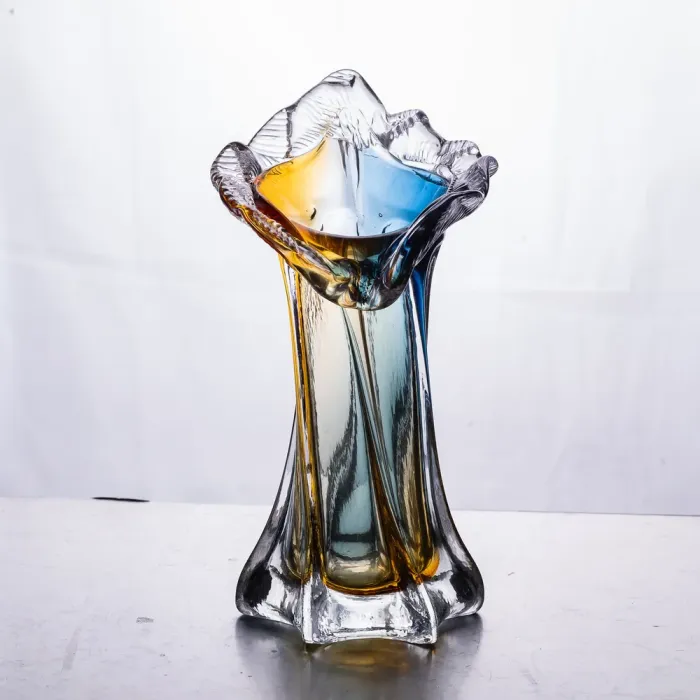 Декоративна скляна оригінальна ваза для квітів 22 см стильна фігурна ваза 200 мл Жовто-синя (HP-9-6) - зображення 4