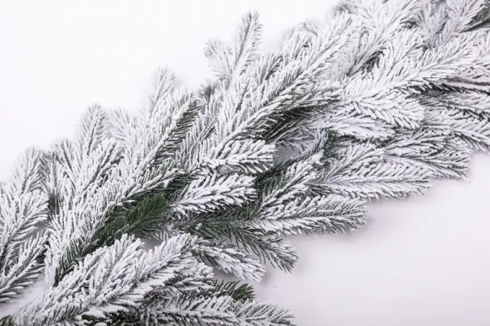 Хвойная литая гирлянда 2 м заснеженные ветки елки (TD-BRNCHSN2) - изображение 2