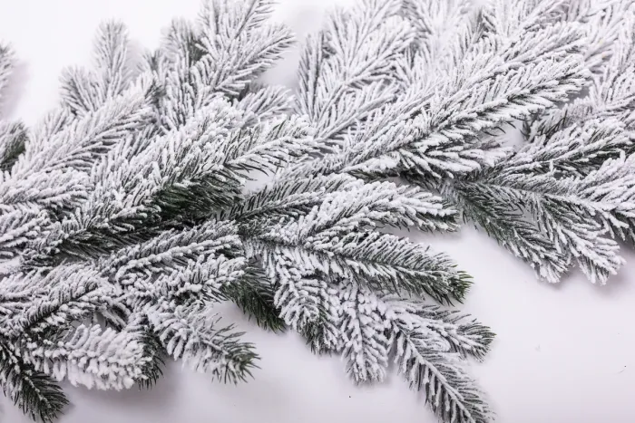 Хвойная литая гирлянда 2 м заснеженные ветки елки (TD-BRNCHSN2) - изображение 3