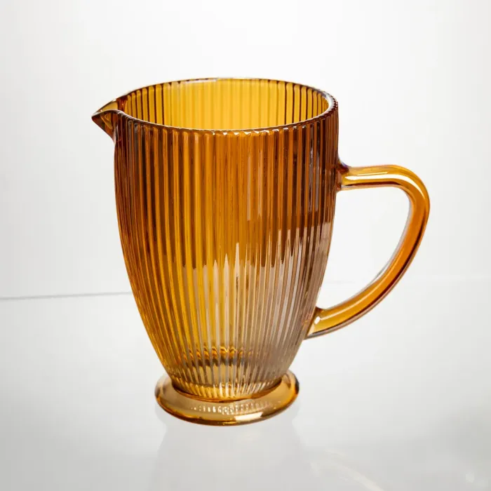 Глечик скляний для напоїв 1,2 л фігурний Бурштиновий HP-19-213 (HP-19-213) - изображение 1