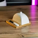 Маслянка для вершкового масла з ножем та керамічною кришкою на бамбуковій підставці (HP1255)