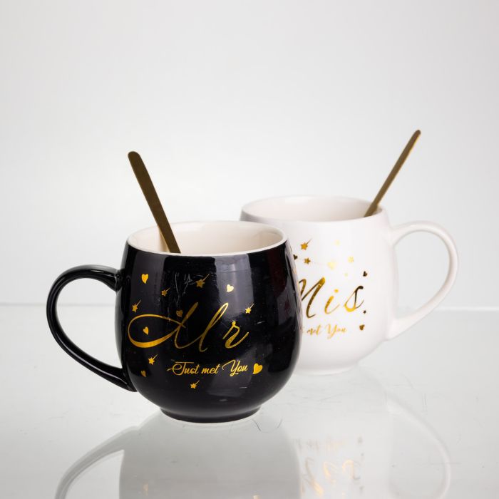 Набір парних порцелянових чашок Mr&Mis 2 (шт) по 350 (мл) чашки на подарунок з ложкою Чорний з білим FM-29 (FM-29) - зображення 3