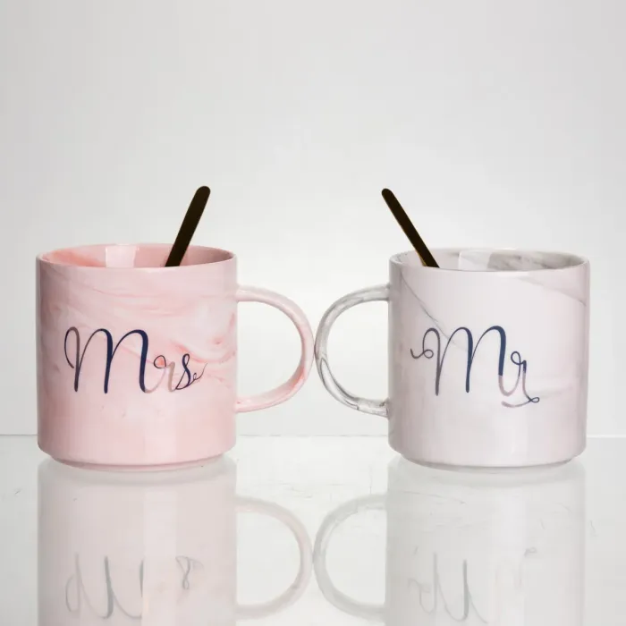 Набір парних порцелянових чашок Mr&Mis 2 (шт) по 400 (мл) чашки на подарунок з ложкою FM-28 (FM-28) - зображення 1