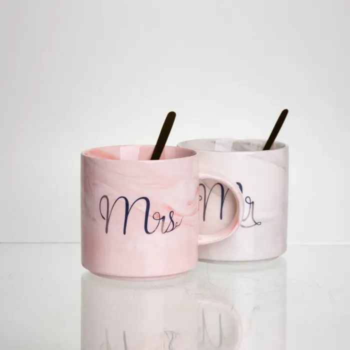 Набір парних порцелянових чашок Mr&Mis 2 (шт) по 400 (мл) чашки на подарунок з ложкою FM-28 (FM-28) - зображення 3