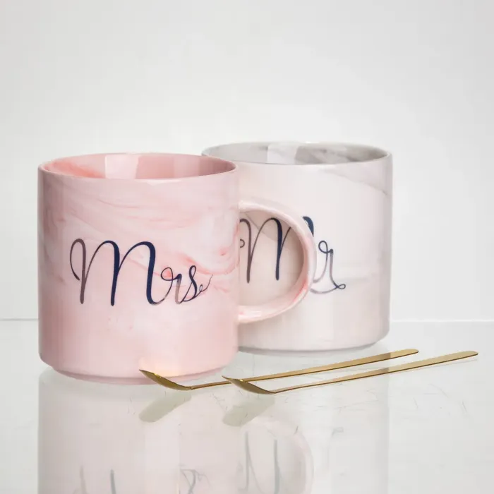 Набір парних порцелянових чашок Mr&Mis 2 (шт) по 400 (мл) чашки на подарунок з ложкою FM-28 (FM-28) - зображення 4