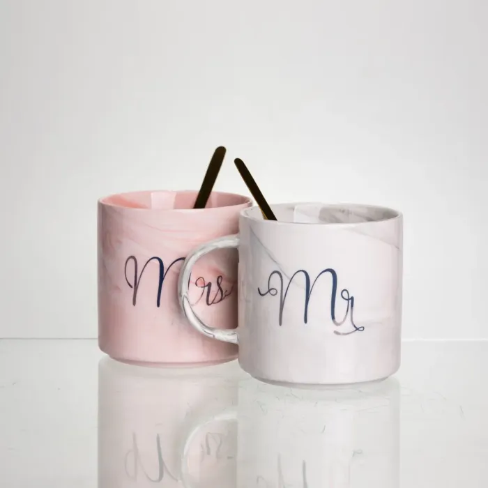 Набір парних порцелянових чашок Mr&Mis 2 (шт) по 400 (мл) чашки на подарунок з ложкою FM-28 (FM-28) - зображення 6