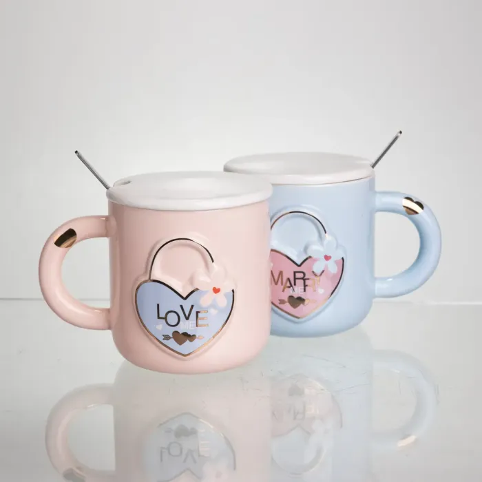 Набір парних порцелянових чашок із серцем 2 (шт) по 400 (мл) чашки на подарунок із кришкою та ложкою Рожевий з блакитним FM-32 (FM-32) - зображення 4
