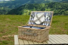 Набір посуду для пікніка в кошику на 4 туристичні персони, комплект похідного посуду для кемпінгу (LU011)