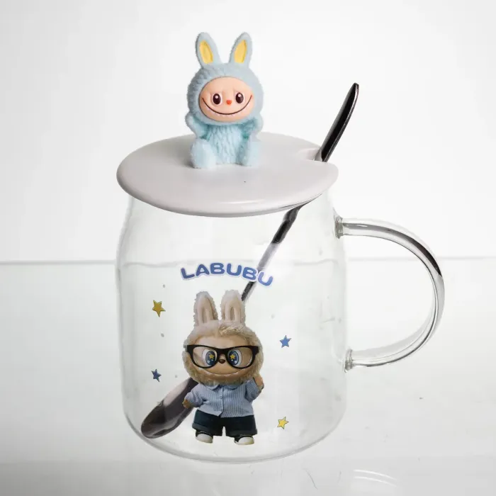 Новорічна велика скляна чашка "Лабубу" з кришкою та ложкою 600 мл, Святкова кружка чашка для дітей на подарунок Блакитний FM-56D (FM-56D) - зображення 2