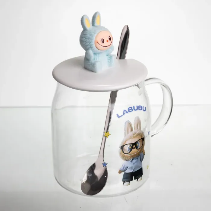 Новорічна велика скляна чашка "Лабубу" з кришкою та ложкою 600 мл, Святкова кружка чашка для дітей на подарунок Блакитний FM-56D (FM-56D) - зображення 3