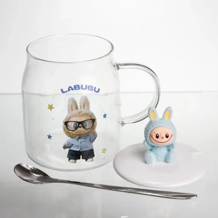 Новорічна велика скляна чашка "Лабубу" з кришкою та ложкою 600 мл, Святкова кружка чашка для дітей на подарунок Блакитний FM-56D (FM-56D) - зображення 4