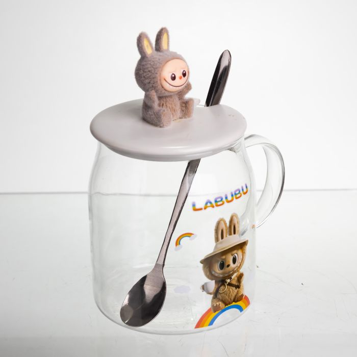 Новорічна велика скляна чашка "Лабубу" з кришкою та ложкою 600 мл, Святкова кружка чашка для дітей на подарунок Коричневий FM-56C (FM-56C) - зображення 4