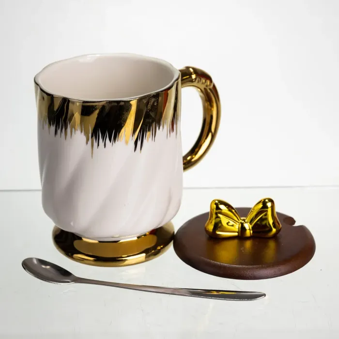 Новорічна порцелянова чашка «Золотий Вихор» 450 мл з кришкою і ложкою Yiwu FM-23D (FM-23D) - зображення 4