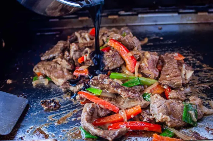 Планча з нержавіючої сталі для газових грилів Napoleon Rogue 525/Prestige/Pro/700 Series 56094 - зображення 26