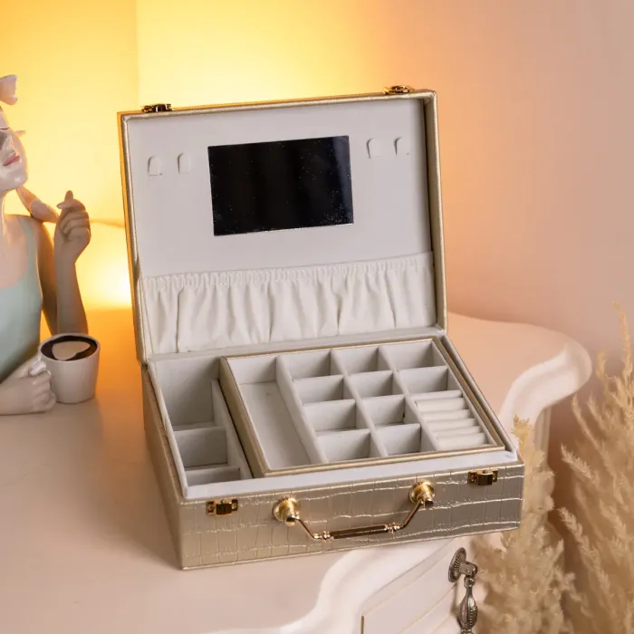 Скринька для прикрас з еко шкіри 19 відділень з дзеркалом 23.5×14×8 см Золотистий HP-5-20GOLD (HP-5-20GOLD) - изображение 8
