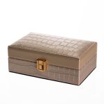 Скринька для прикрас з еко шкіри 3 відділення з дзеркалом 16×10×6 см Золотистий HP-5-18GOLD (HP-5-18GOLD)