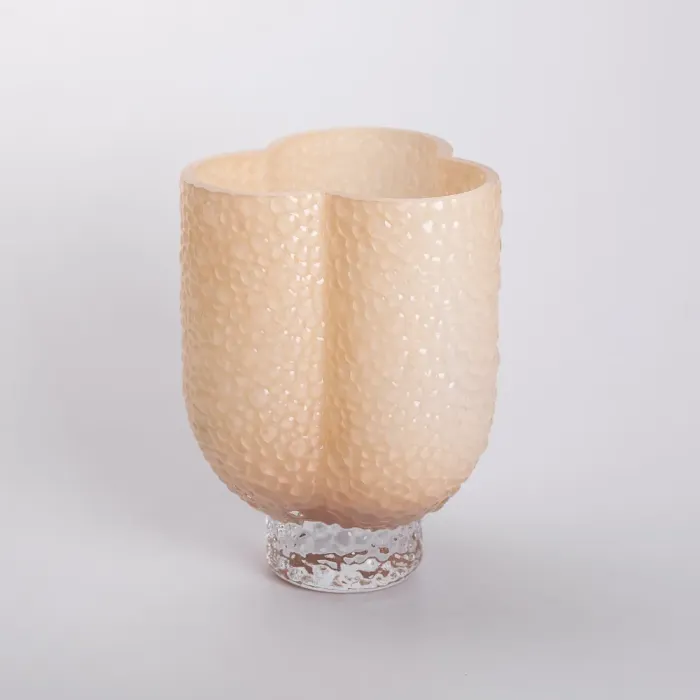 Ваза декоративна 18.5х16х25 см для квітів скляна фігурна ваза з кольорового скла 3 л Бежева (HP-10-30) - изображение 1