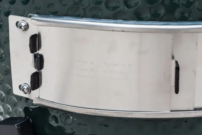 Заслонка нижняя металлическая для грилей Big Green Egg M-L 104045 - изображение 2